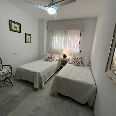Marbella Piso En Casco Junto A Playa Piscina In Summer Season Ngoại thất bức ảnh