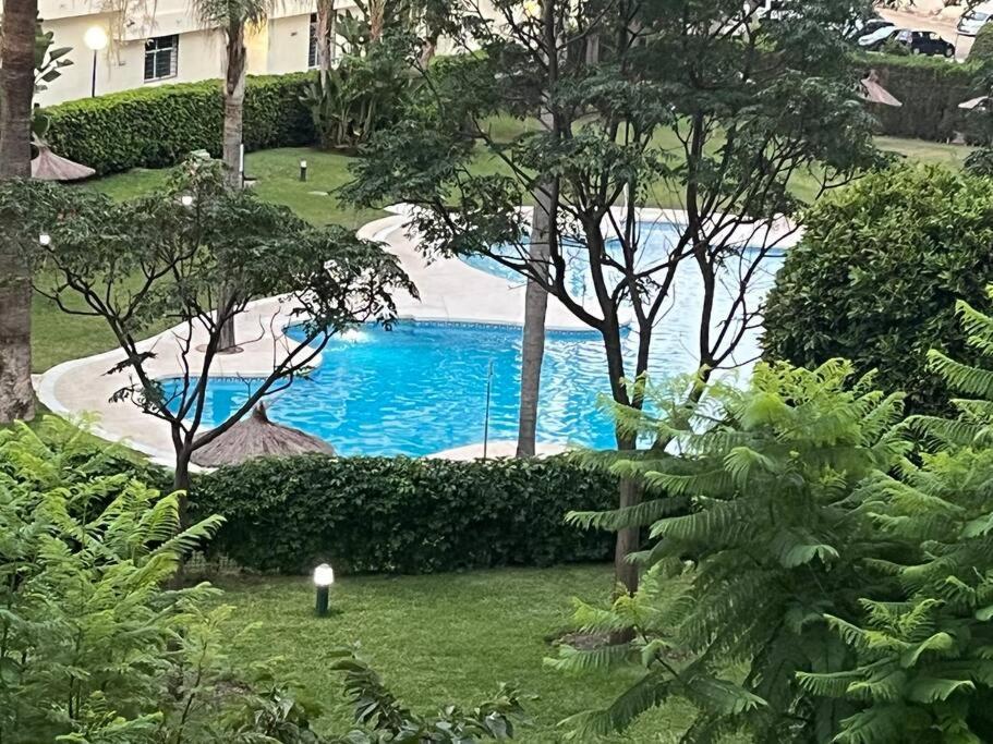 Marbella Piso En Casco Junto A Playa Piscina In Summer Season Ngoại thất bức ảnh