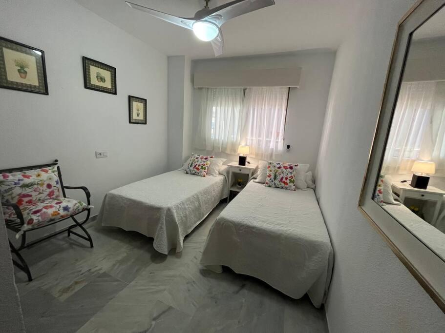 Marbella Piso En Casco Junto A Playa Piscina In Summer Season Ngoại thất bức ảnh