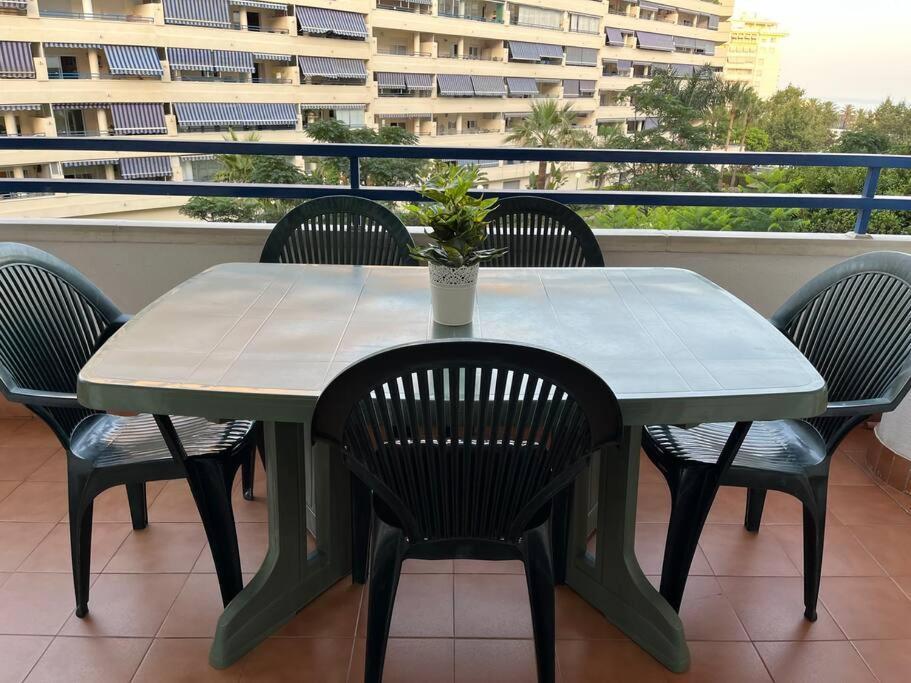 Marbella Piso En Casco Junto A Playa Piscina In Summer Season Ngoại thất bức ảnh