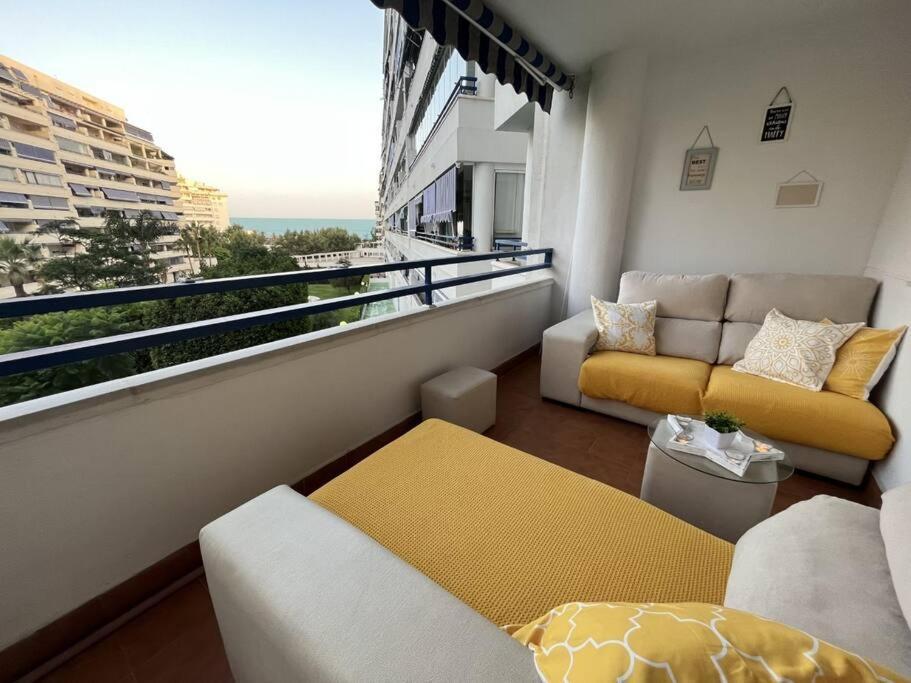 Marbella Piso En Casco Junto A Playa Piscina In Summer Season Ngoại thất bức ảnh